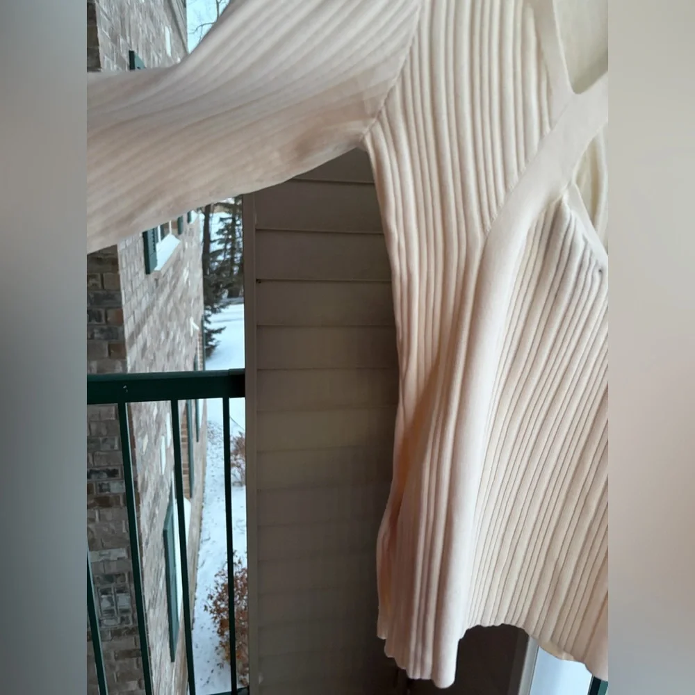 🆕7 For All Mankind Cream Ribbed Knit Top Open Back Cutout Stretchy Casual Size L - Picture 9 of 17